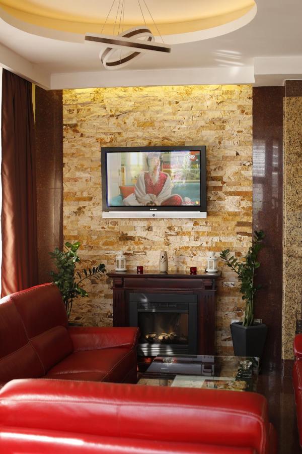 Hotel Bulevard Făgăraş Eksteriør bilde