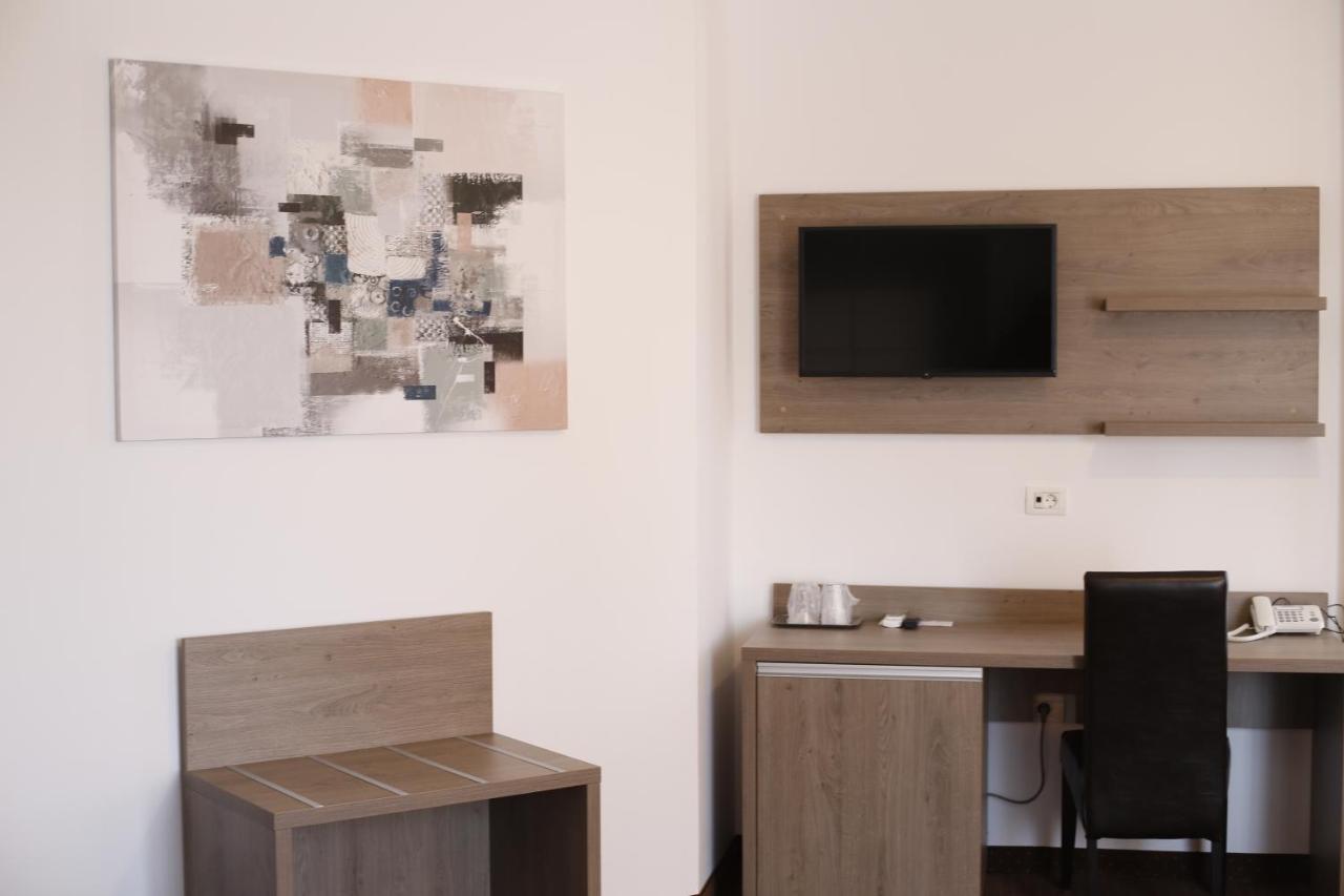 Hotel Bulevard Făgăraş Eksteriør bilde