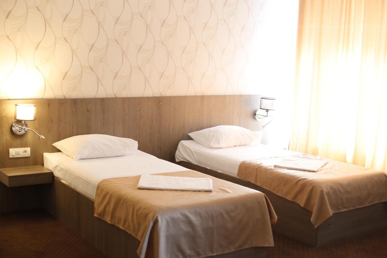 Hotel Bulevard Făgăraş Eksteriør bilde