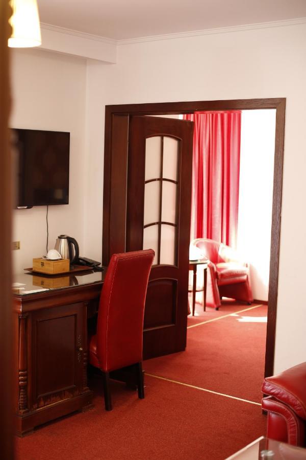 Hotel Bulevard Făgăraş Eksteriør bilde