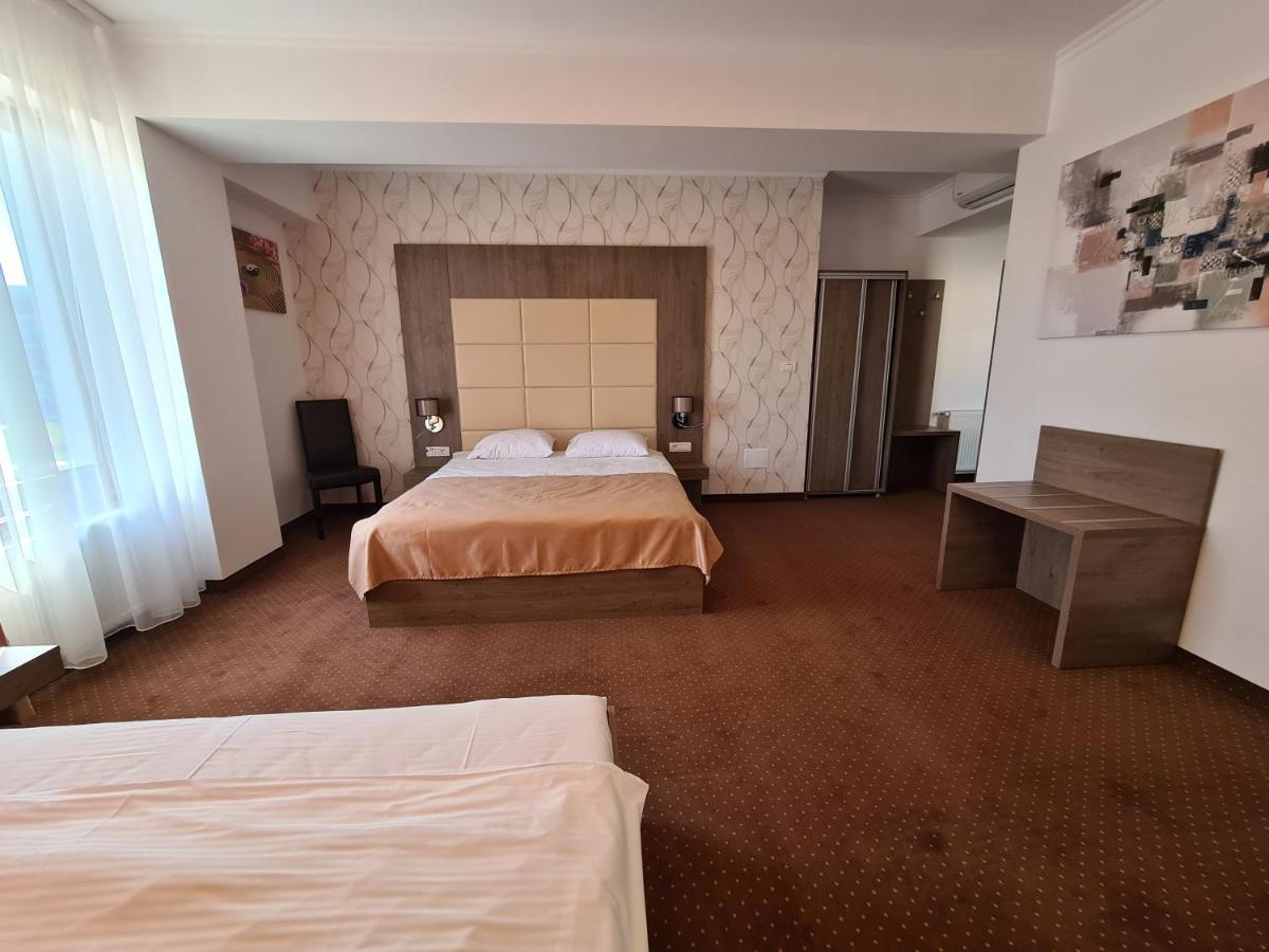 Hotel Bulevard Făgăraş Eksteriør bilde