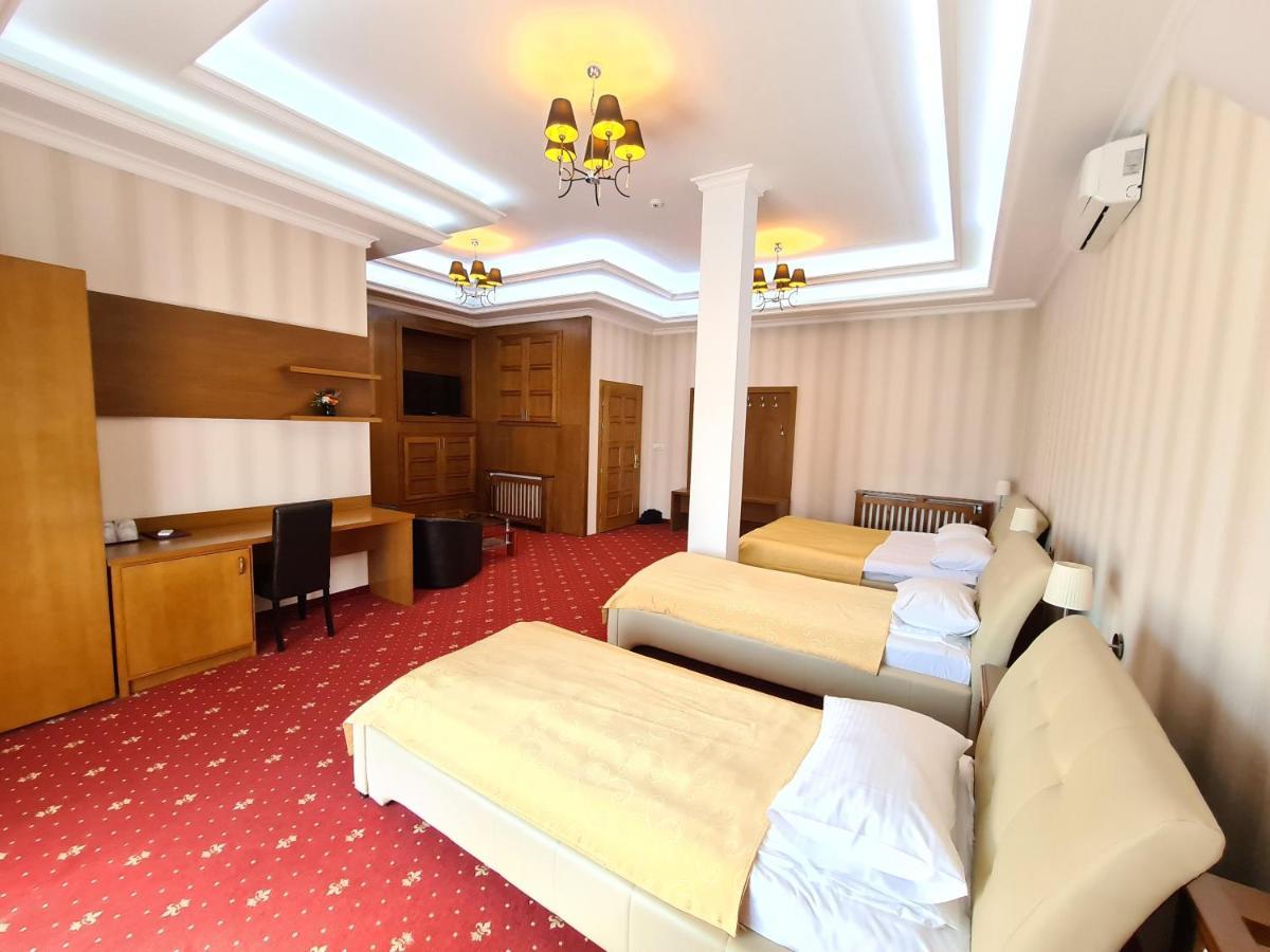 Hotel Bulevard Făgăraş Eksteriør bilde