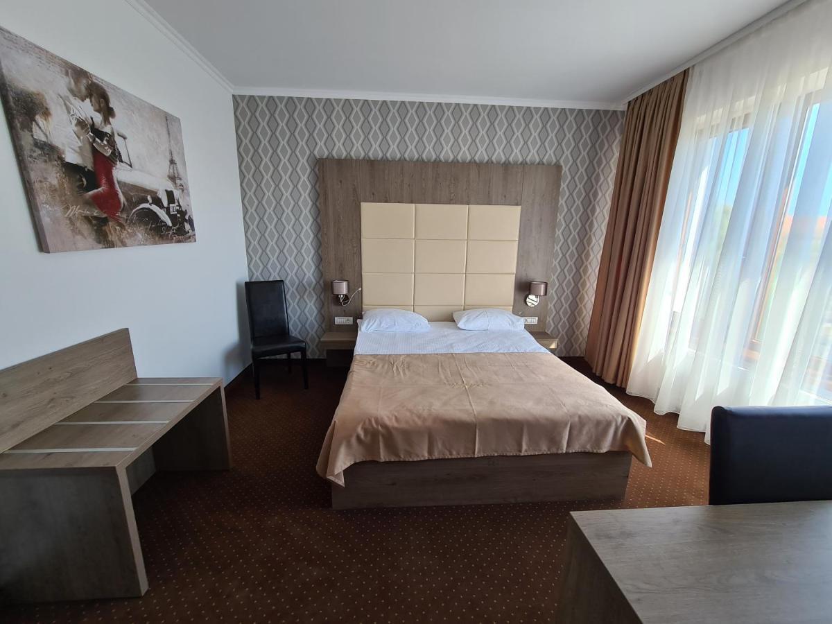 Hotel Bulevard Făgăraş Eksteriør bilde