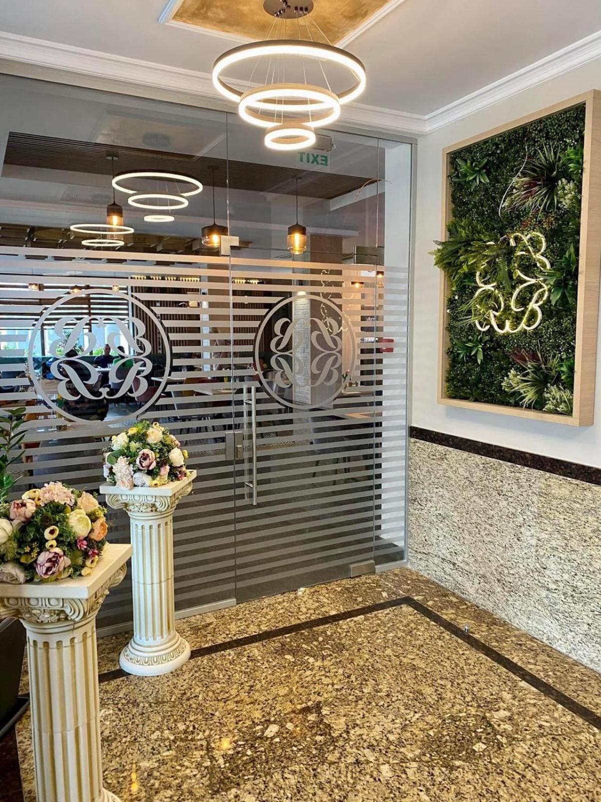 Hotel Bulevard Făgăraş Eksteriør bilde